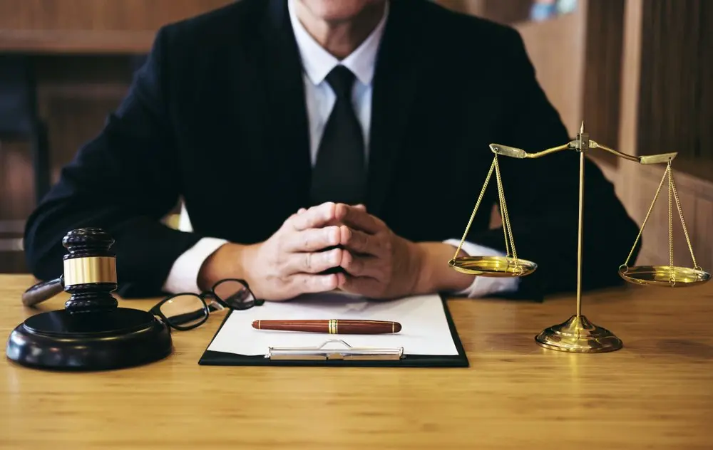 خسارت عدم انجام تعهد چیست و مطالبه آن چگونه است؟